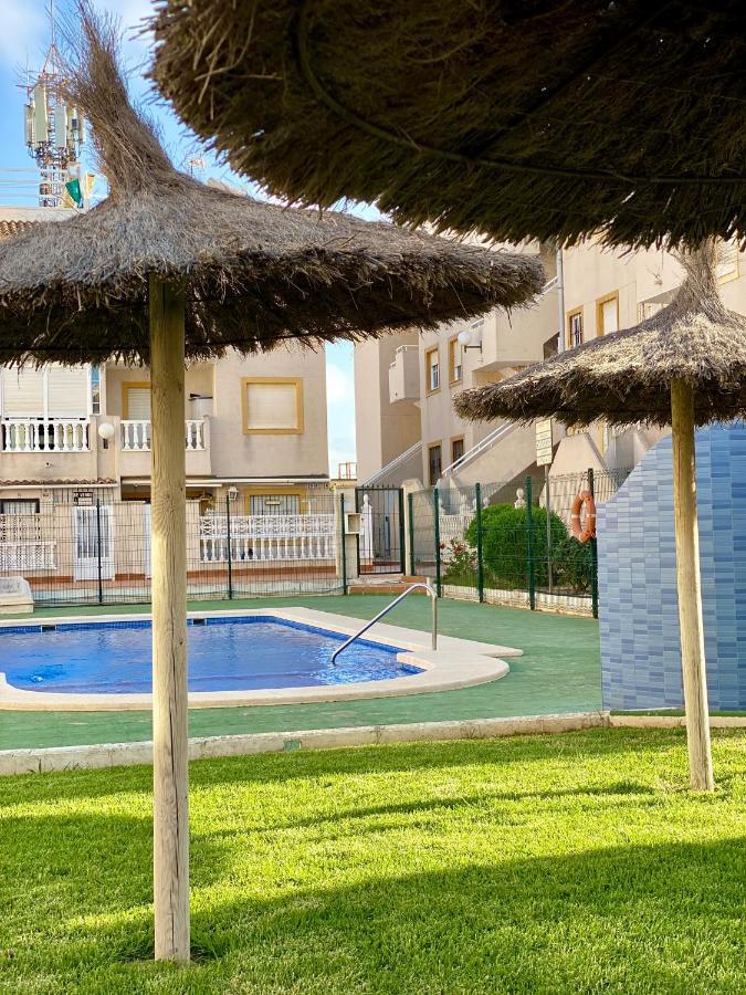 Torrevista Three Bedroom Apartment, Two Swimming Pools And Garage Torrevieja Exteriör bild